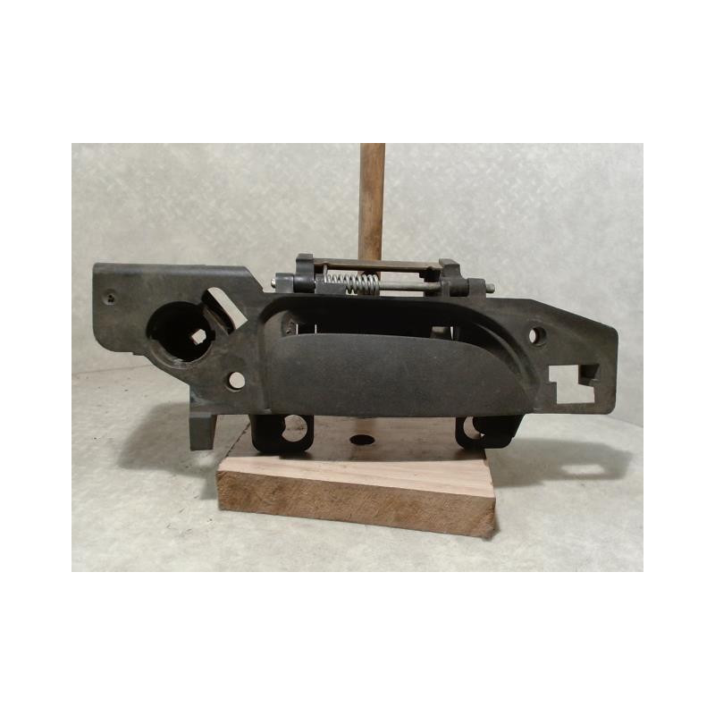 Poignee porte avant droit FORD MONDEO 1 PHASE 1 d’occasion