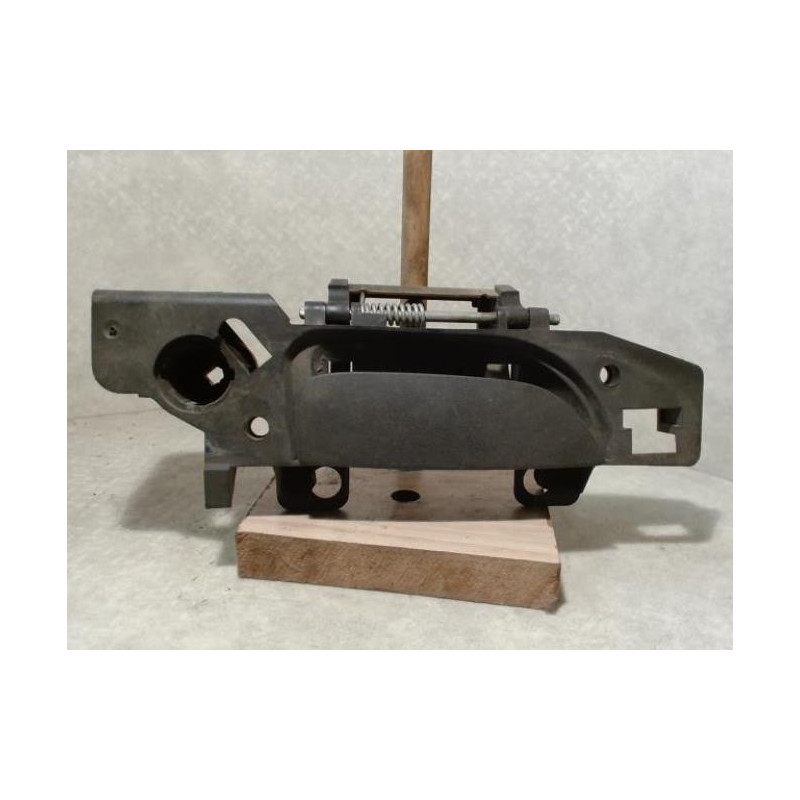 Poignee porte avant droit FORD MONDEO 1 PHASE 1 d’occasion
