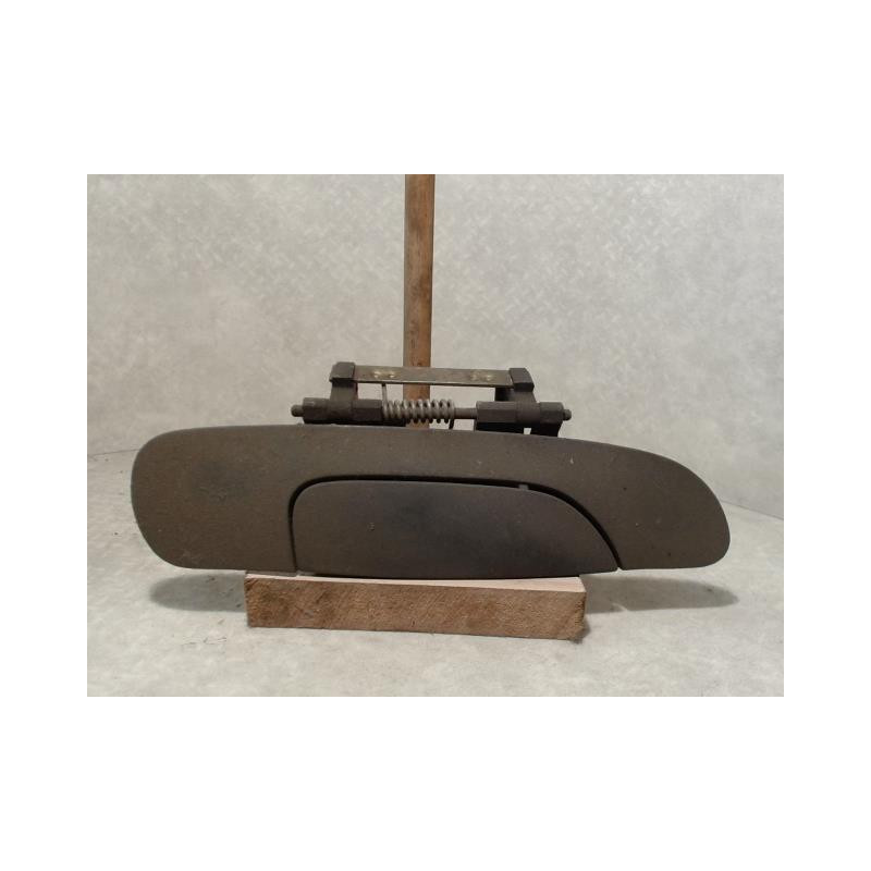 Poignee porte avant droit FORD MONDEO 1 PHASE 1 d’occasion