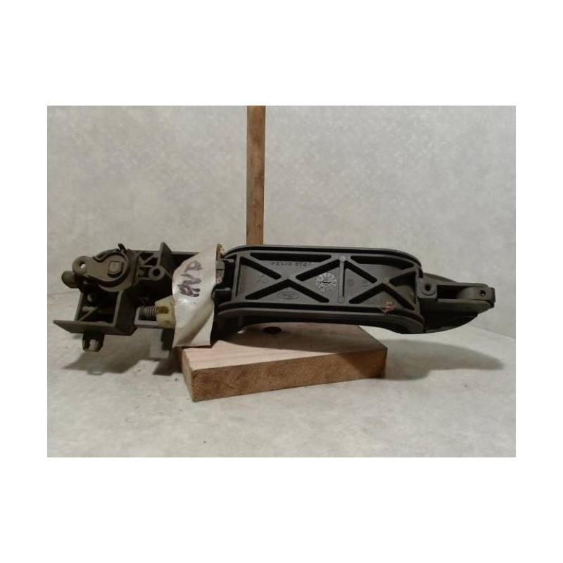 Poignee porte avant droit FORD FIESTA 4 PHASE 1 d’occasion