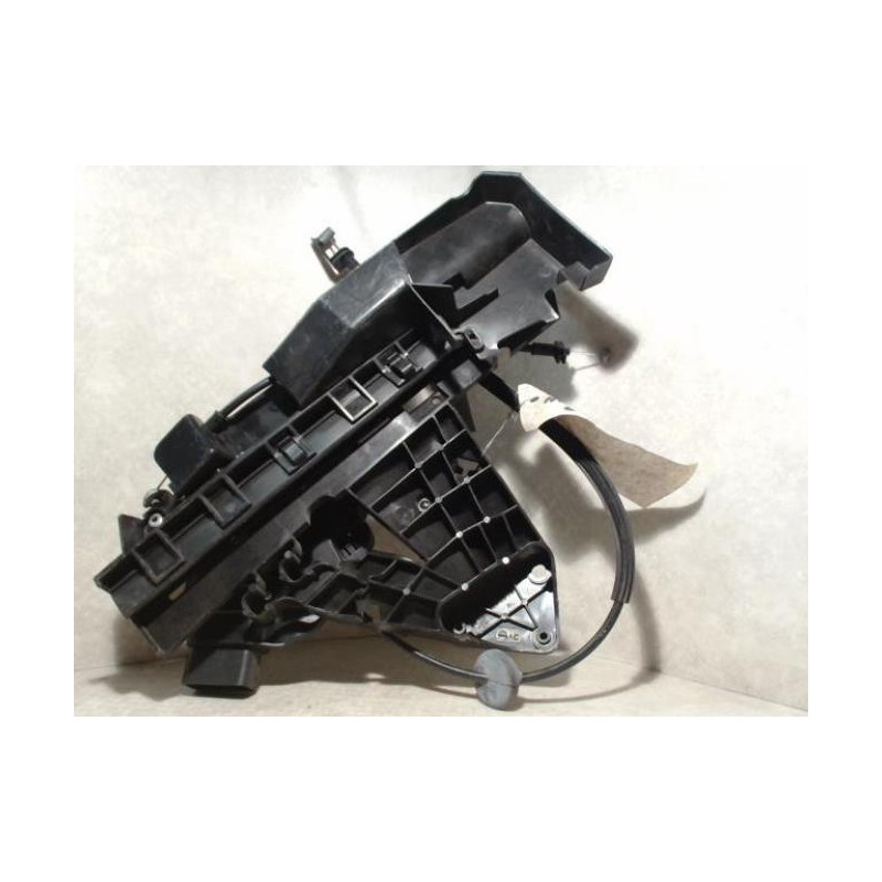 Serrure avant droit FORD FOCUS 2 PHASE 2 BREAK d’occasion