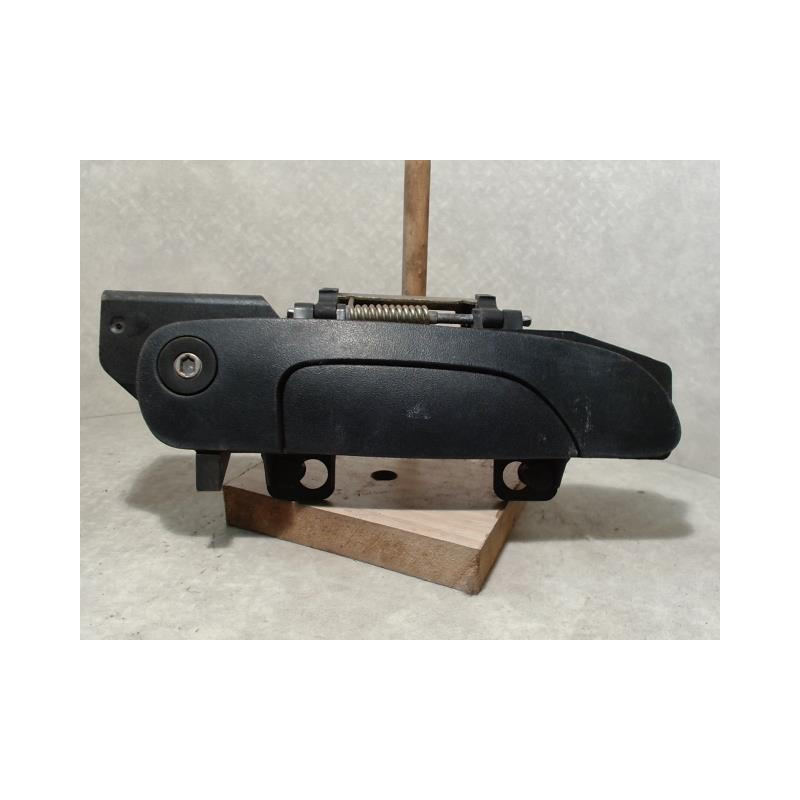 Poignee porte avant droit FORD 1.8D 90 8V TURBO d’occasion