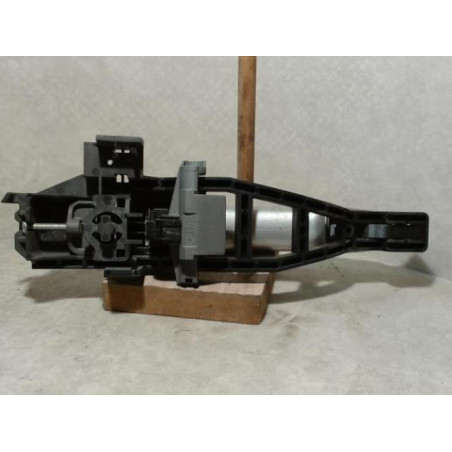 Poignee porte avant droit FORD FOCUS 2 PHASE 2 BREAK d’occasion