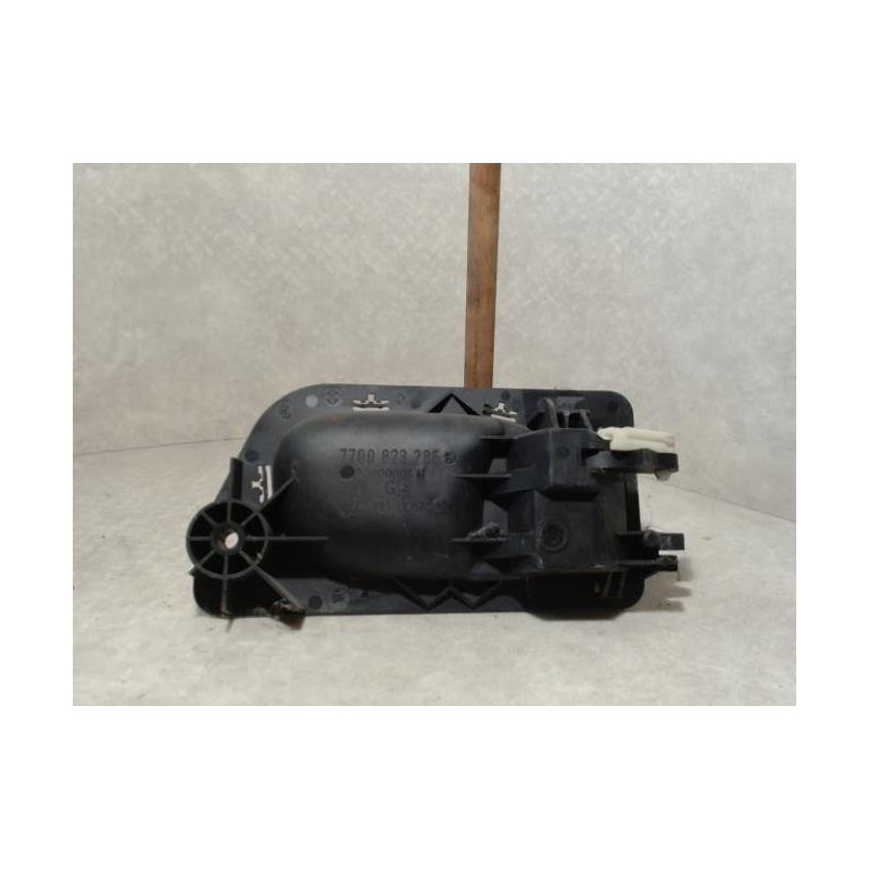 Poignee interieur avant gauche RENAULT LAGUNA 1 PHASE 1 d’occasion