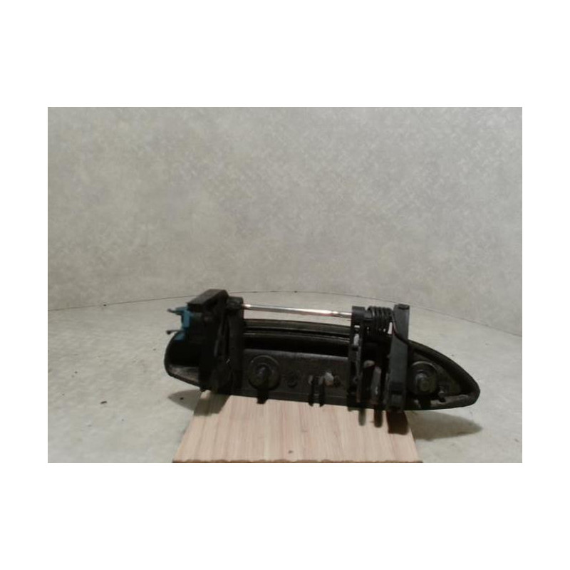 Poignee porte arriere gauche RENAULT CLIO 2 PHASE 1 d’occasion