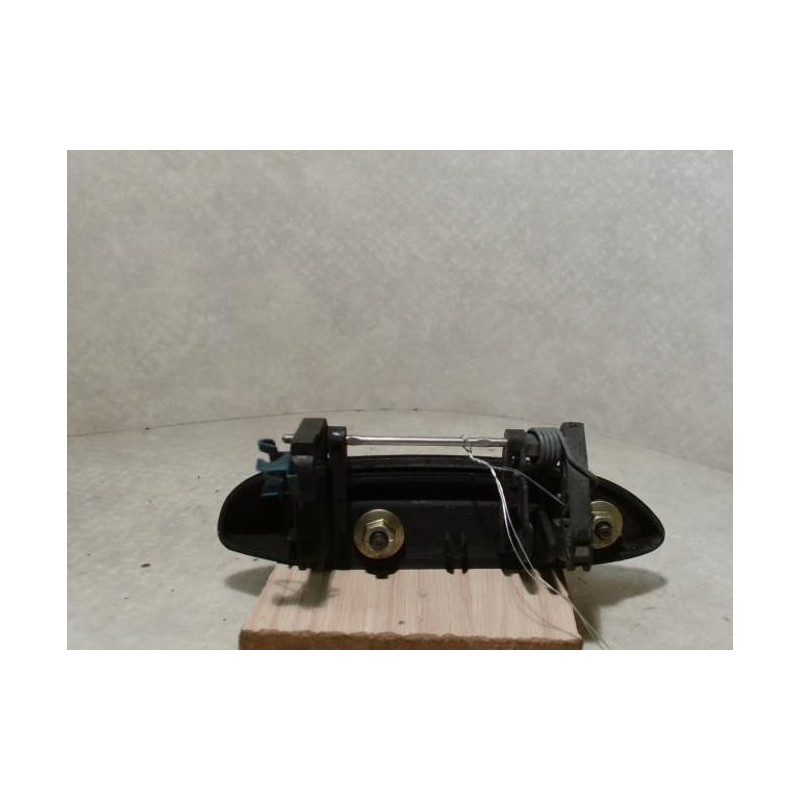 Poignee porte arriere gauche RENAULT CLIO 2 PHASE 1 d’occasion