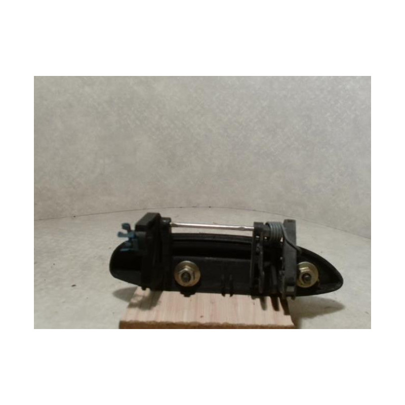 Poignee porte arriere gauche RENAULT CLIO 2 PHASE 1 d’occasion