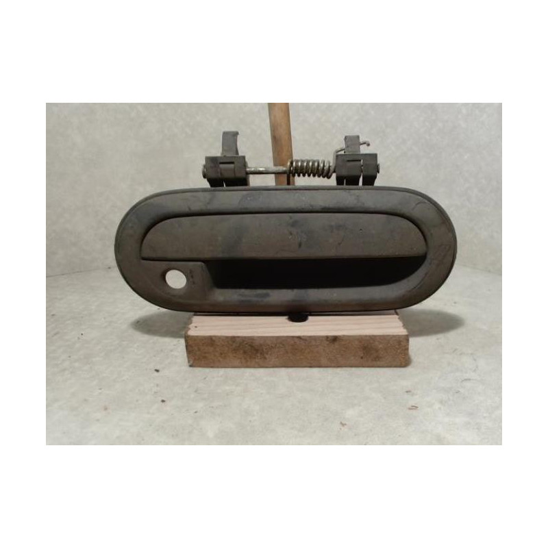 Poignee porte avant droit NISSAN SUNNY 3 d’occasion