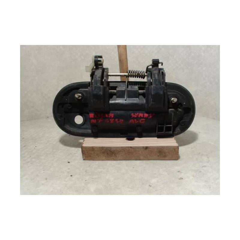 Poignee porte avant gauche NISSAN SUNNY 3 d’occasion