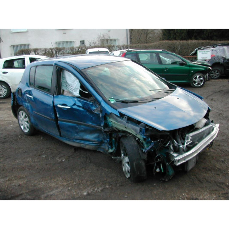 Poignee interieur avant droit RENAULT CLIO 3 PHASE 2 d’occasion