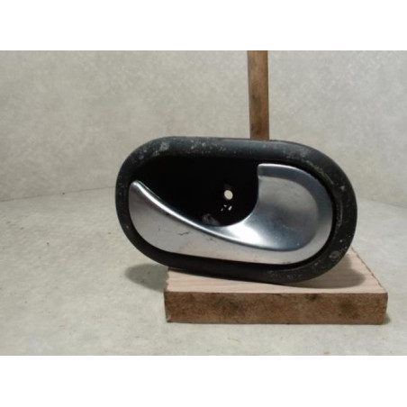 Poignee interieur avant droit RENAULT MEGANE 2 PHASE 2 d’occasion