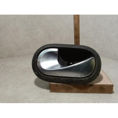 Poignee interieur avant gauche RENAULT MEGANE 2 PHASE 2 BREAK d’occasion