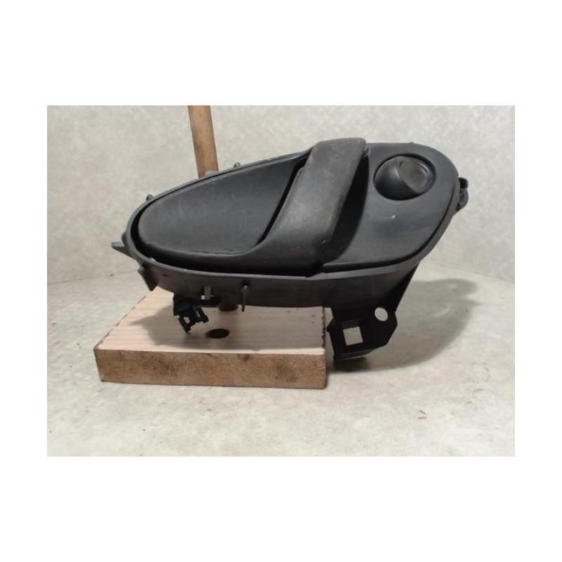 Poignee interieur avant gauche RENAULT MEGANE 2 PHASE 1 d’occasion