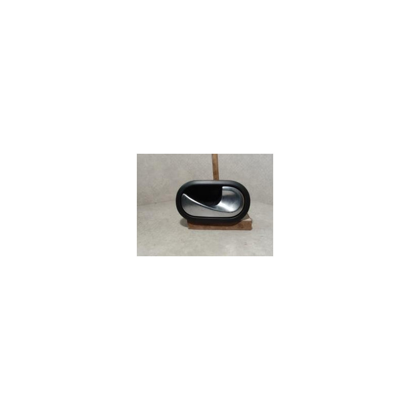 Poignee interieur avant droit RENAULT SCENIC 2 PHASE 1 d’occasion