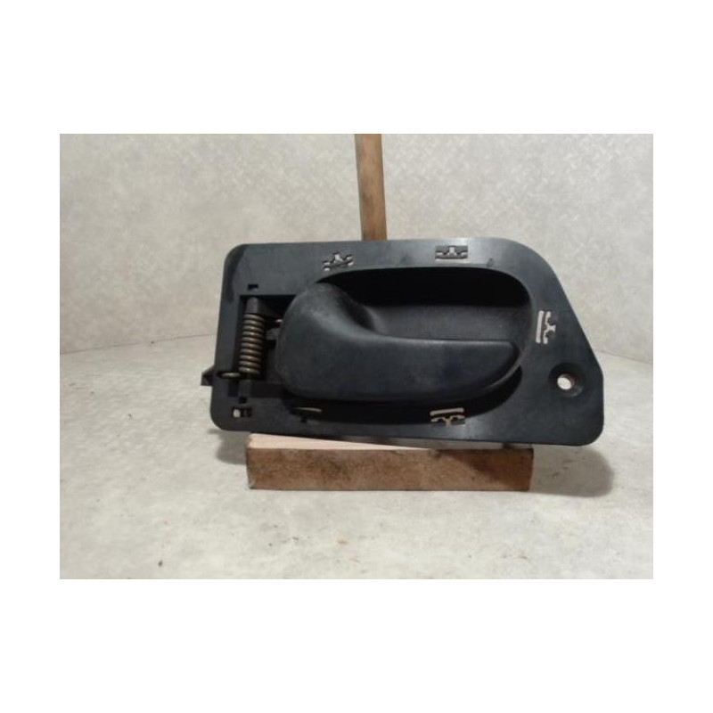 Poignee interieur avant gauche RENAULT LAGUNA 1 PHASE 1 d’occasion
