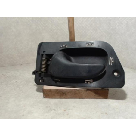 Poignee interieur avant gauche RENAULT LAGUNA 1 PHASE 1 d’occasion