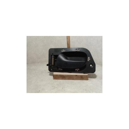 Poignee interieur avant gauche RENAULT LAGUNA 1 PHASE 1 d’occasion