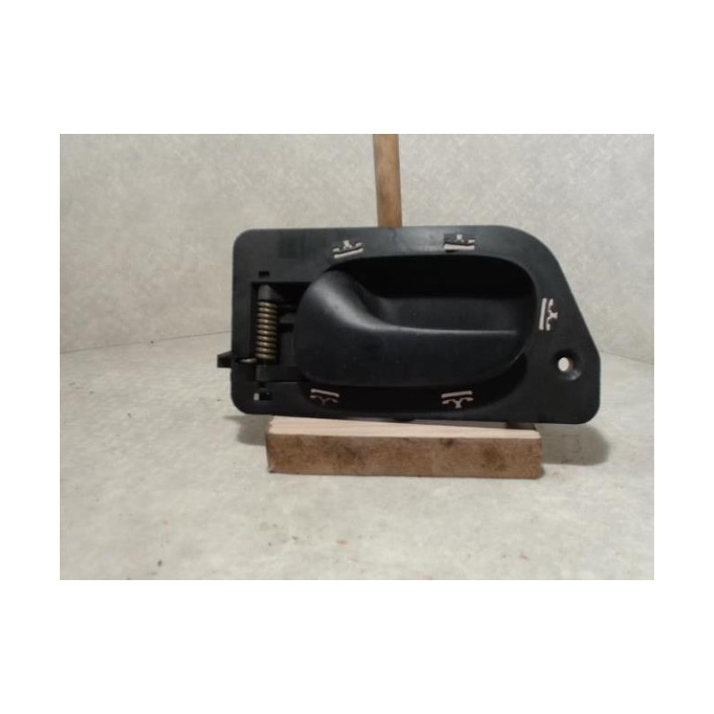 Poignee interieur avant gauche RENAULT LAGUNA 1 PHASE 1 d’occasion