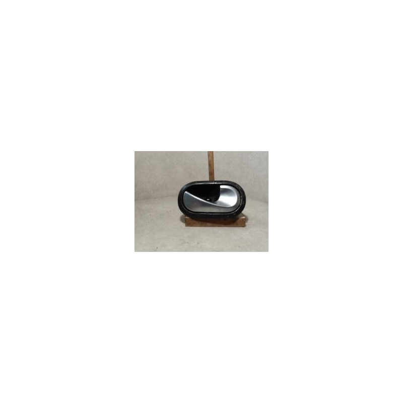 Poignee interieur avant droit RENAULT SCENIC 2 PHASE 1 d’occasion