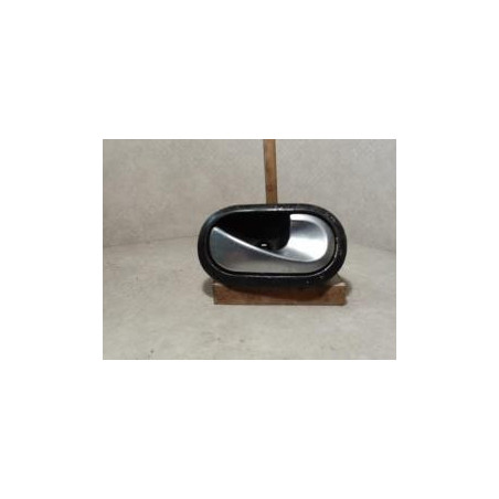 Poignee interieur avant droit RENAULT SCENIC 2 PHASE 1 d’occasion