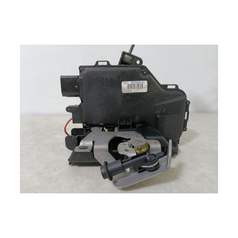 Serrure arriere gauche AUDI A4 2 AVANT PHASE 1 BREAK d’occasion