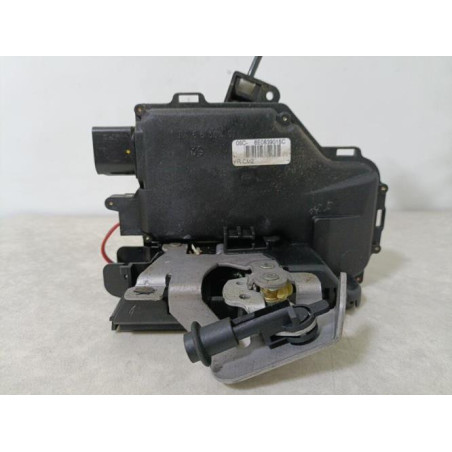 Serrure arriere gauche AUDI A4 2 AVANT PHASE 1 BREAK d’occasion