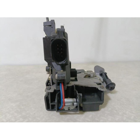 Serrure arriere gauche AUDI A4 2 AVANT PHASE 1 BREAK d’occasion