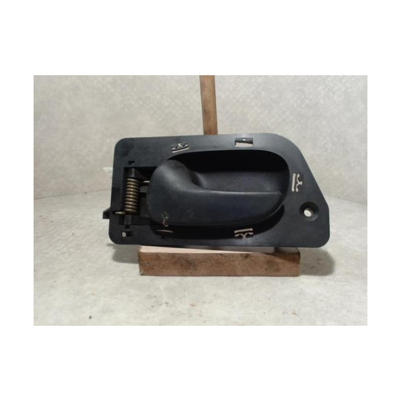 Poignee interieur avant gauche RENAULT LAGUNA 1 PHASE 1 d’occasion