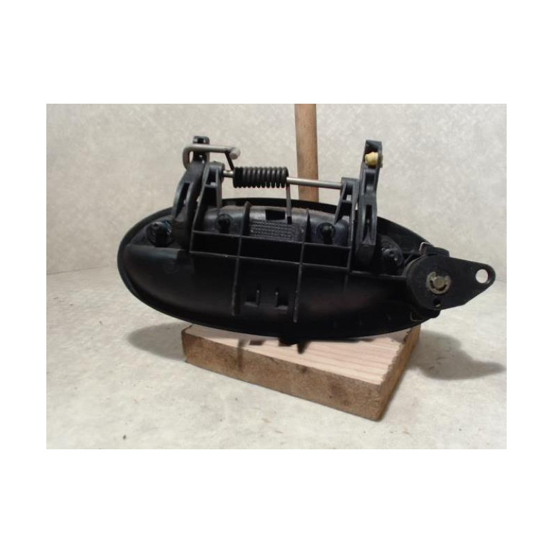 Poignee porte avant droit RENAULT LAGUNA 1 PHASE 1 d’occasion
