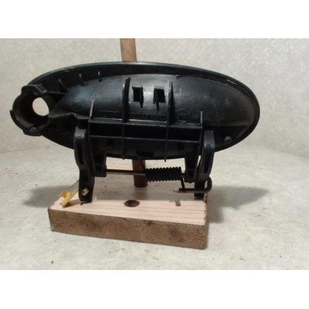 Poignee porte avant droit RENAULT LAGUNA 1 PHASE 1 d’occasion