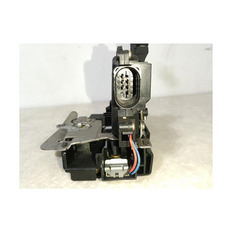 Serrure avant droit AUDI A4 1 PHASE 2 d’occasion
