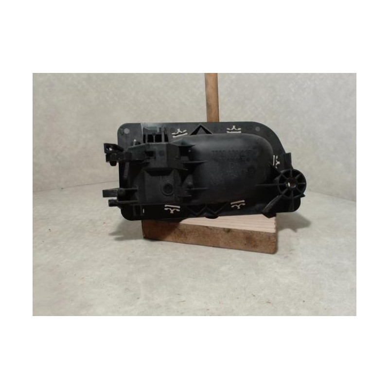 Poignee interieur avant droit RENAULT LAGUNA 2 PHASE 1 BREAK d’occasion
