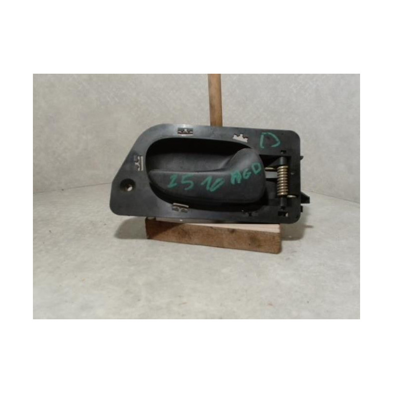 Poignee interieur avant droit RENAULT LAGUNA 1 PHASE 1 d’occasion