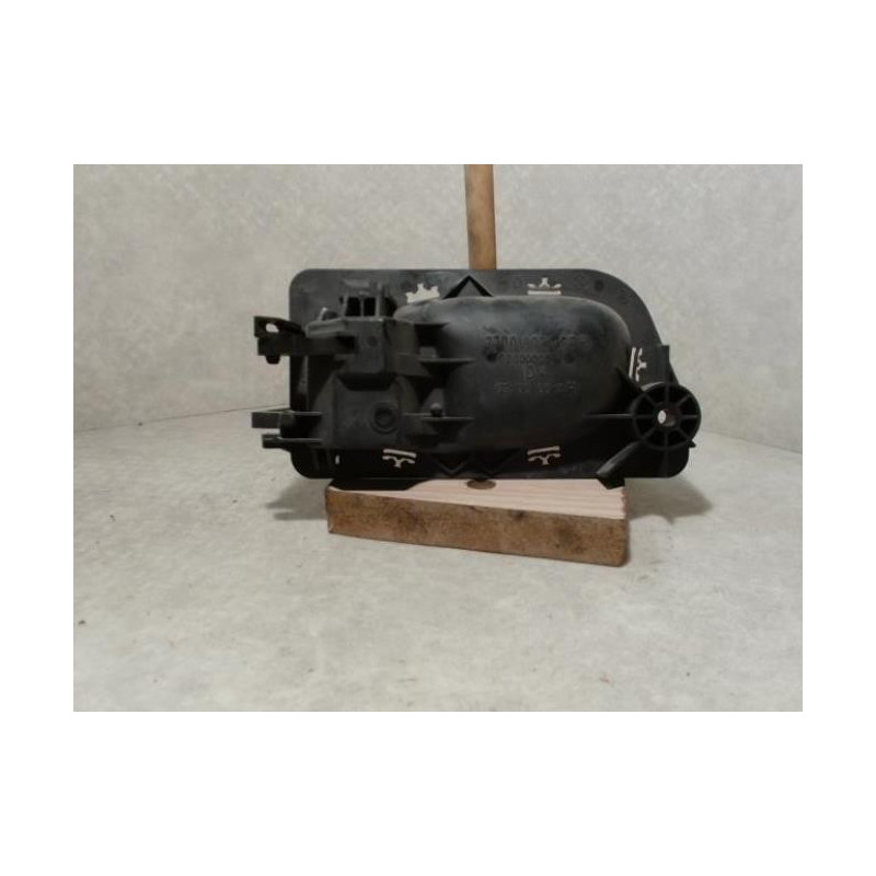 Poignee interieur avant droit RENAULT LAGUNA 1 PHASE 1 d’occasion