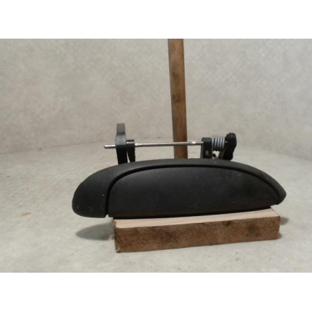 Poignee porte avant droit RENAULT CLIO 2 PHASE 2 d’occasion