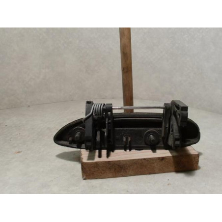 Poignee porte avant droit RENAULT CLIO 2 PHASE 2 d’occasion