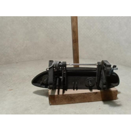 Poignee porte arriere droit RENAULT CLIO 2 PHASE 2 d’occasion