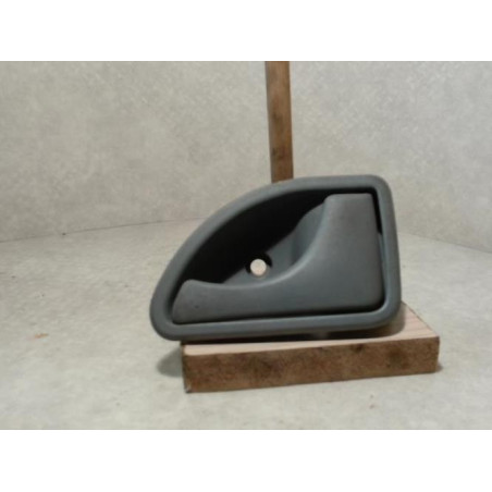 Poignee interieur avant droit RENAULT TWINGO 1 PHASE 1 d’occasion