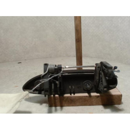 Poignee porte avant droit RENAULT CLIO 2 PHASE 1 d’occasion