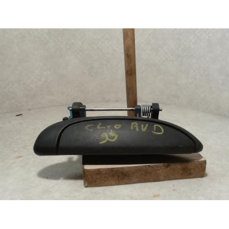 Poignee porte avant droit RENAULT CLIO 2 PHASE 2 d’occasion