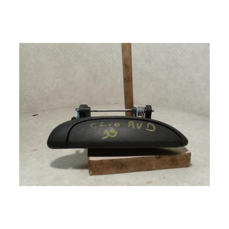 Poignee porte avant droit RENAULT CLIO 2 PHASE 2 d’occasion