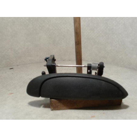 Poignee porte avant gauche RENAULT CLIO 2 PHASE 2 d’occasion