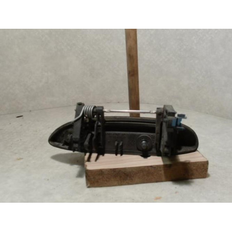 Poignee porte avant gauche RENAULT CLIO 2 PHASE 2 d’occasion