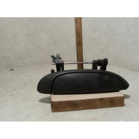 Poignee porte avant gauche RENAULT CLIO 2 PHASE 1 d’occasion