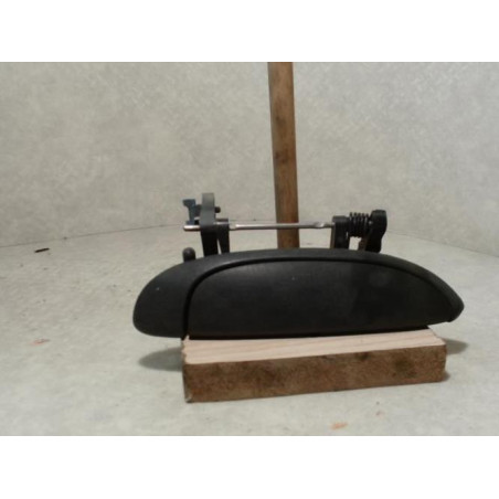 Poignee porte avant gauche RENAULT CLIO 2 PHASE 1 d’occasion