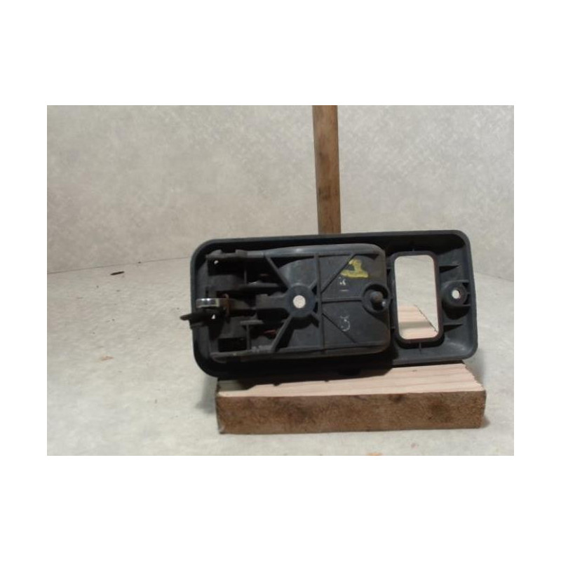Poignee interieur arriere gauche MAZDA 626 2 PHASE 2 d’occasion