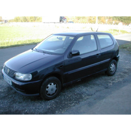 Poignee porte arriere droit VOLKSWAGEN POLO 3 PHASE 1 d’occasion