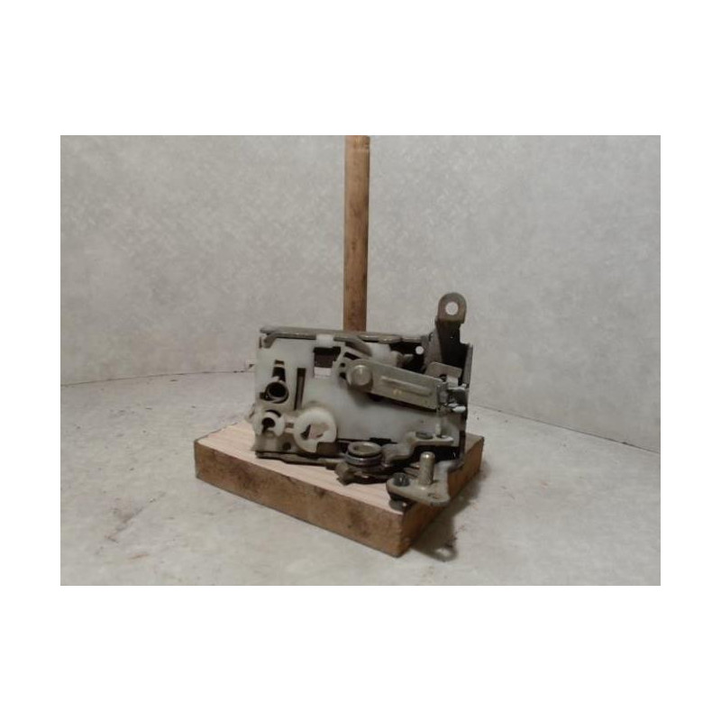 Serrure avant droit PEUGEOT 106 PHASE 1 d’occasion