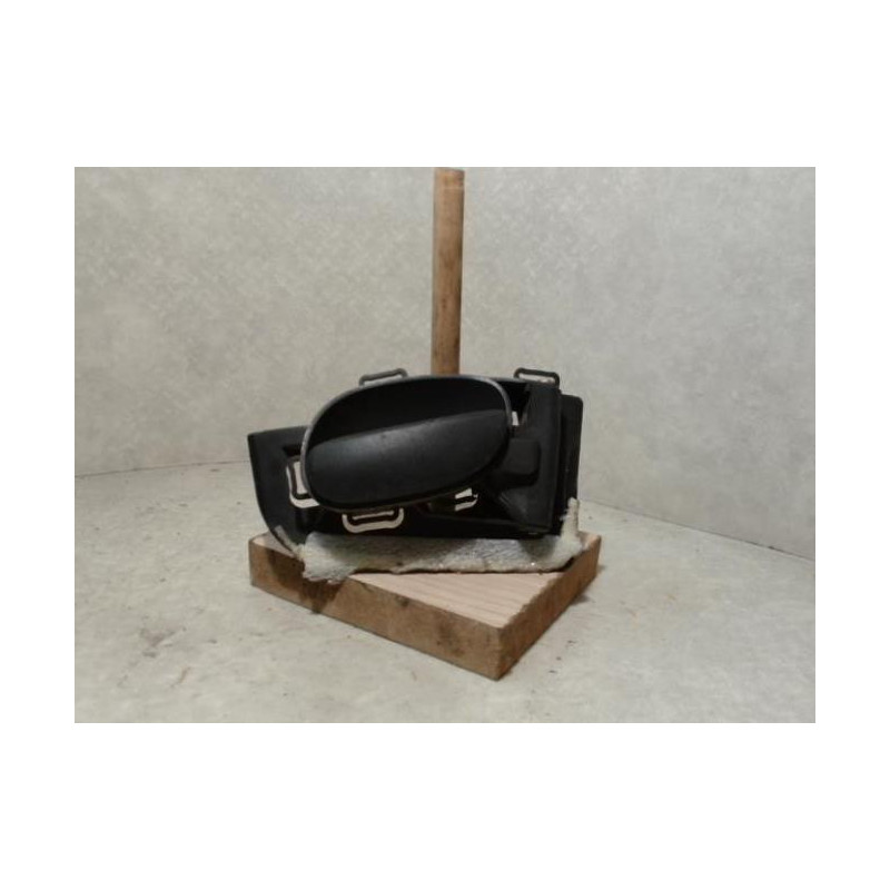 Poignee interieur avant droit PEUGEOT 206 PHASE 1 d’occasion