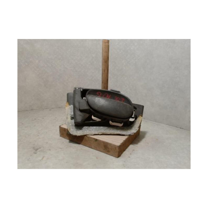 Poignee interieur avant gauche PEUGEOT 206 PHASE 1 d’occasion